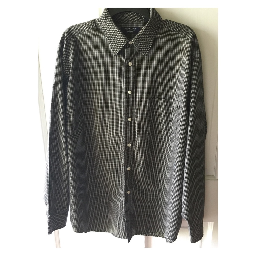 Roundtree & York XL Button Down Shirt